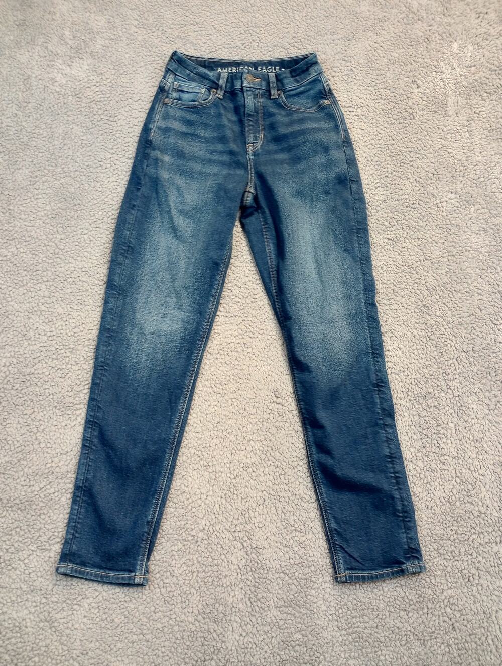 American Eagle Jeans Women's Size 00 Medium Wash Curvy Stretch Mom Jean (0957)